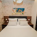 City Harbour Deluxe Suites